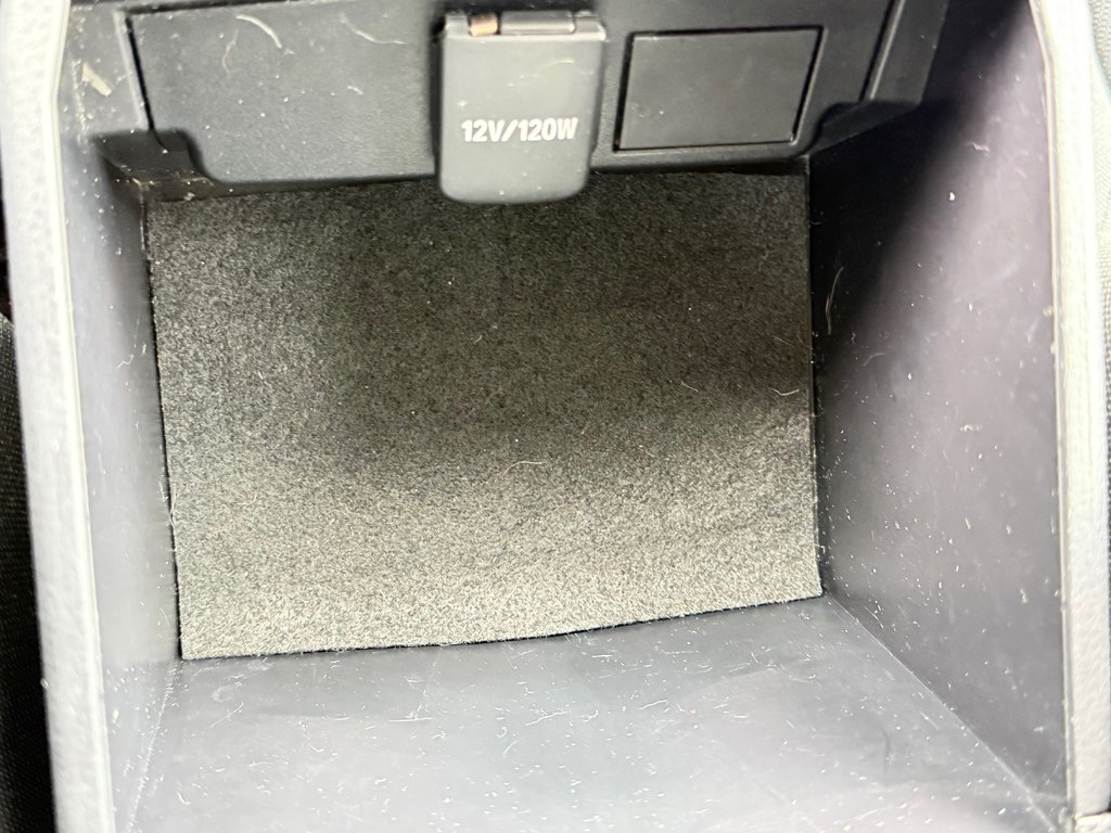 2022 Toyota Corolla Cross LE AWD + TOIT / CARFAX 17.000$ / AUBAINE / in Thetford Mines, Quebec - 53 - w1024h768px