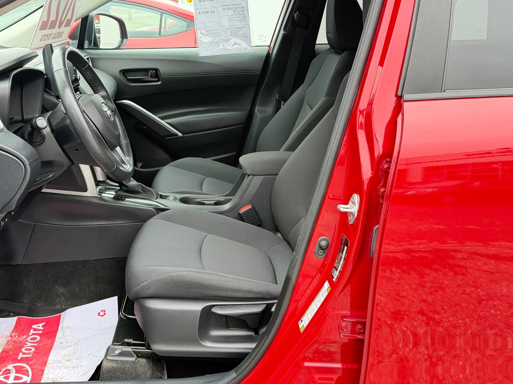 2022 Toyota Corolla Cross LE AWD + TOIT / CARFAX 17.000$ / AUBAINE / in Thetford Mines, Quebec - 33 - w1024h768px