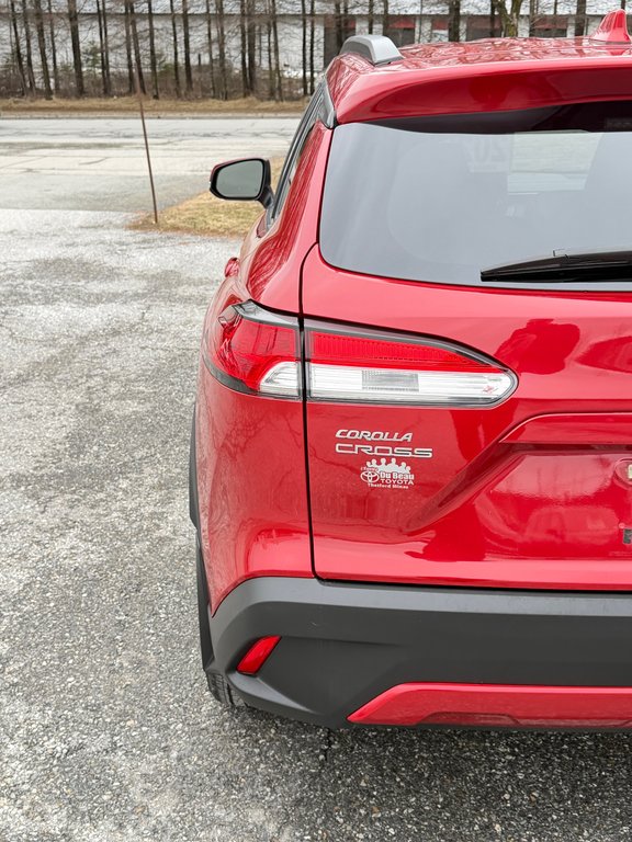 2022 Toyota Corolla Cross LE AWD + TOIT / CARFAX 17.000$ / AUBAINE / in Thetford Mines, Quebec - 23 - w1024h768px
