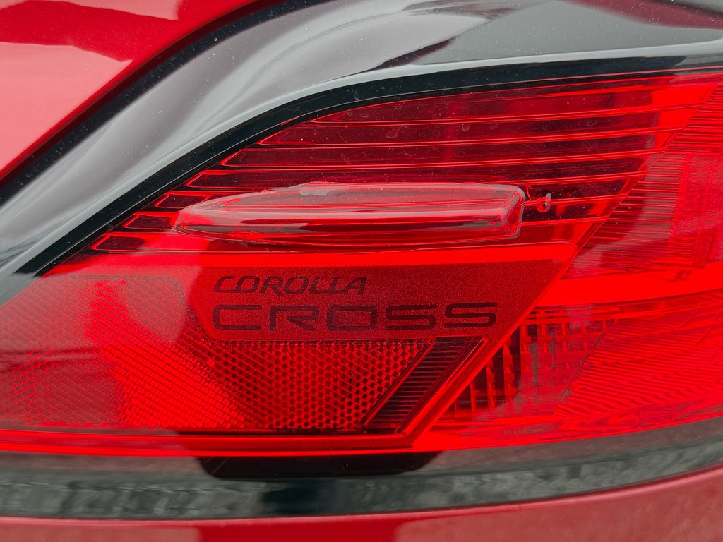 2022 Toyota Corolla Cross LE AWD + TOIT / CARFAX 17.000$ / AUBAINE / in Thetford Mines, Quebec - 59 - w1024h768px