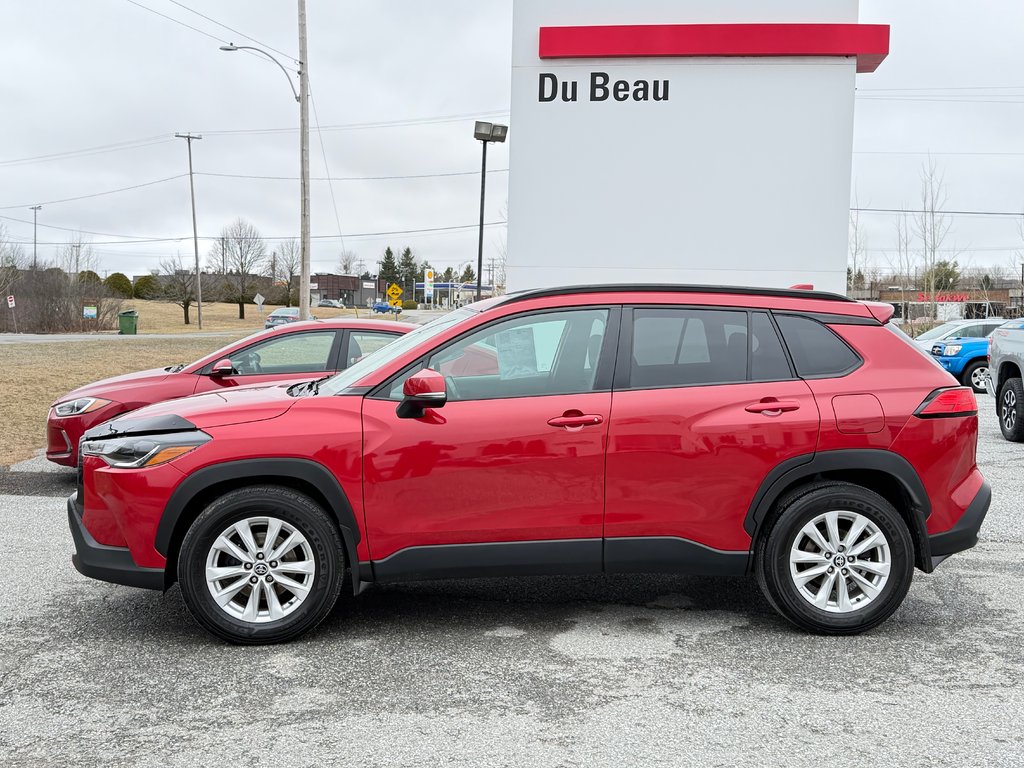 2022 Toyota Corolla Cross LE AWD + TOIT / CARFAX 17.000$ / AUBAINE / in Thetford Mines, Quebec - 8 - w1024h768px