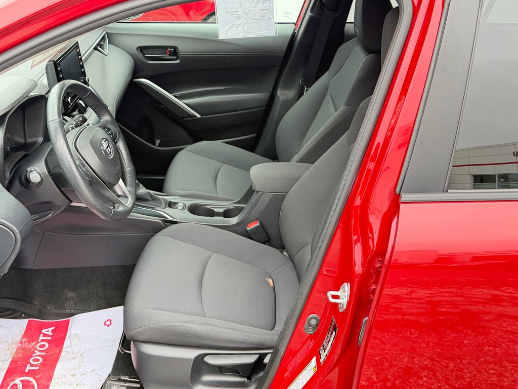 2022 Toyota Corolla Cross LE AWD + TOIT / CARFAX 17.000$ / AUBAINE / in Thetford Mines, Quebec - 32 - w1024h768px