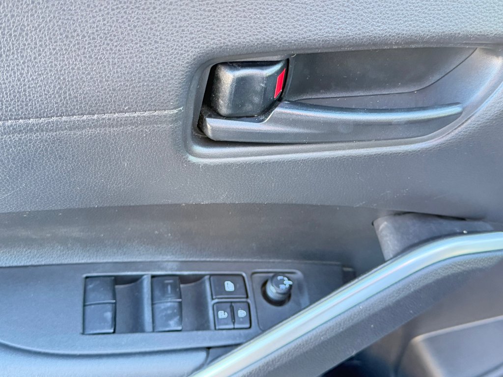 Toyota Corolla Cross LE AWD / FREINS AV + PNEUSs NEUFS / 2022 à Thetford Mines, Québec - 27 - w1024h768px