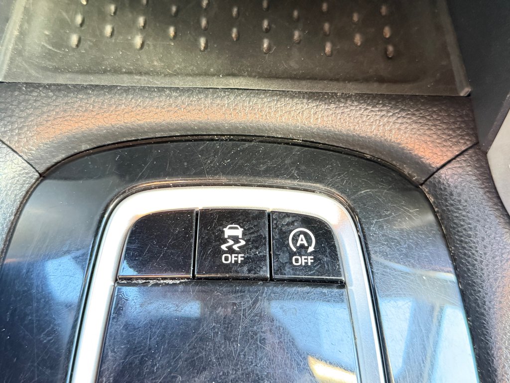 Toyota Corolla Cross LE AWD / FREINS AV + PNEUSs NEUFS / 2022 à Thetford Mines, Québec - 44 - w1024h768px