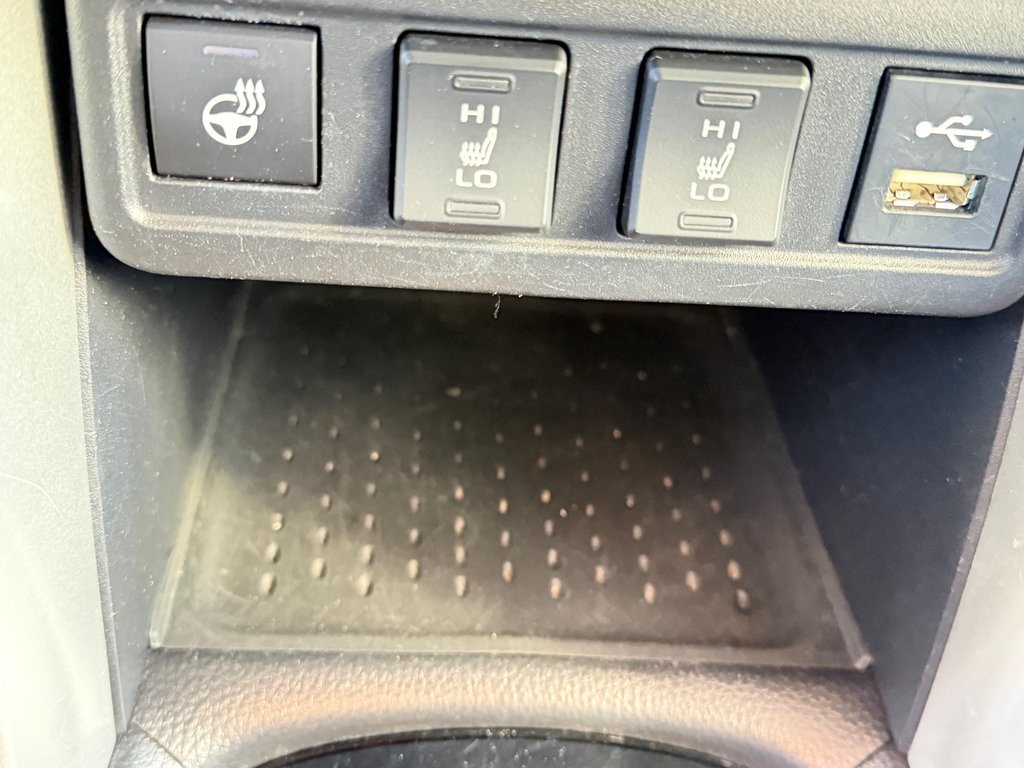 Toyota Corolla Cross LE AWD / FREINS AV + PNEUSs NEUFS / 2022 à Thetford Mines, Québec - 43 - w1024h768px