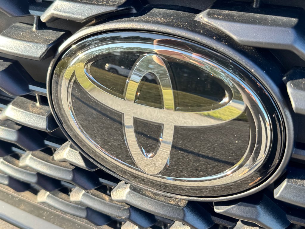 2023 Toyota COROLLA CROSS LE / OUI OUI 4850KM , 1 PROPRIO AGÉE SEULEMENT / in Thetford Mines, Quebec - 11 - w1024h768px