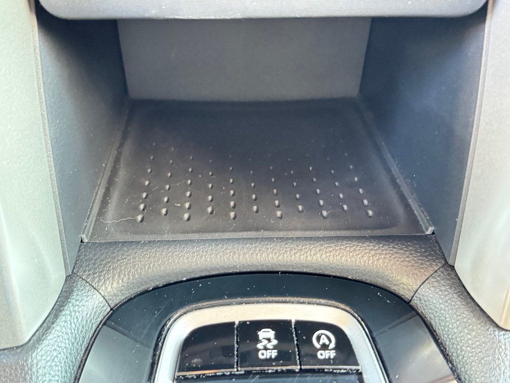 2023 Toyota COROLLA CROSS LE / OUI OUI 4850KM , 1 PROPRIO AGÉE SEULEMENT / in Thetford Mines, Quebec - 41 - w1024h768px