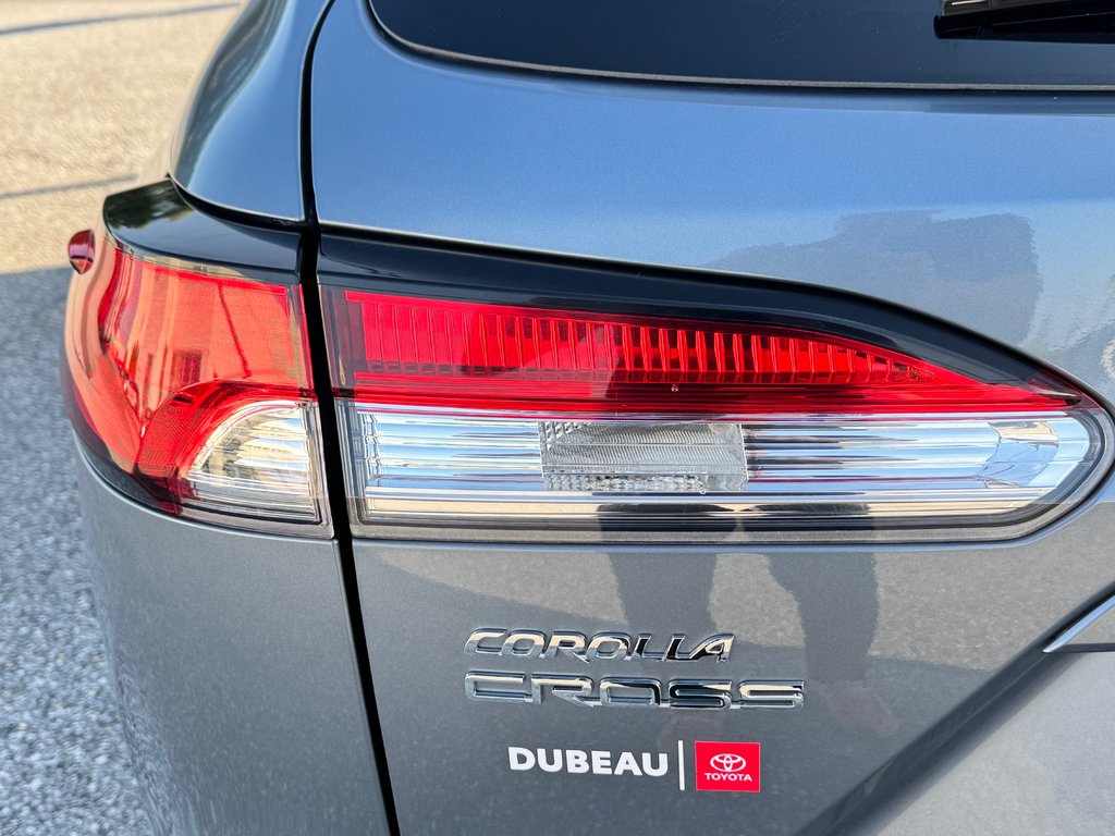 2023 Toyota COROLLA CROSS LE / OUI OUI 4850KM , 1 PROPRIO AGÉE SEULEMENT / in Thetford Mines, Quebec - 20 - w1024h768px