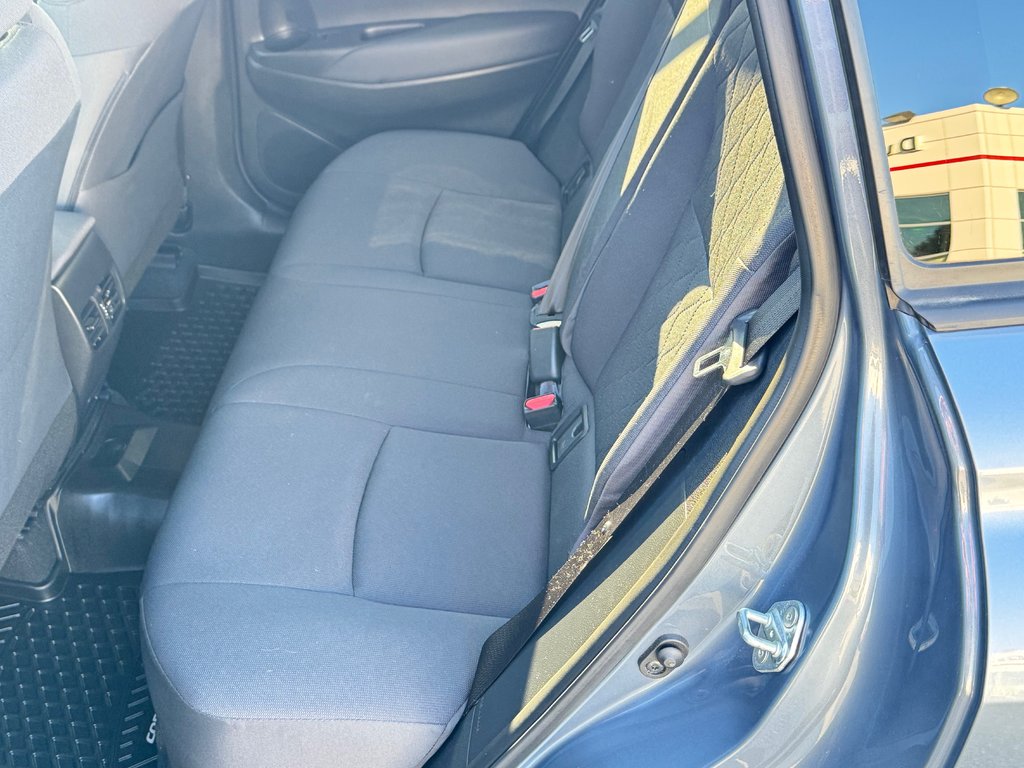 2023 Toyota COROLLA CROSS LE / OUI OUI 4850KM , 1 PROPRIO AGÉE SEULEMENT / in Thetford Mines, Quebec - 52 - w1024h768px