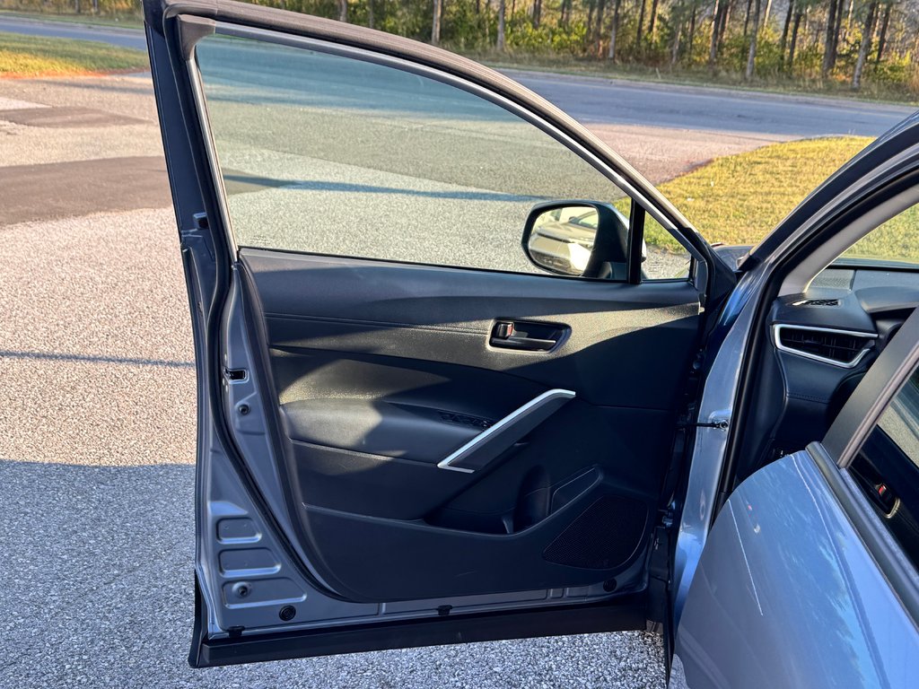 2023 Toyota COROLLA CROSS LE / OUI OUI 4850KM , 1 PROPRIO AGÉE SEULEMENT / in Thetford Mines, Quebec - 24 - w1024h768px