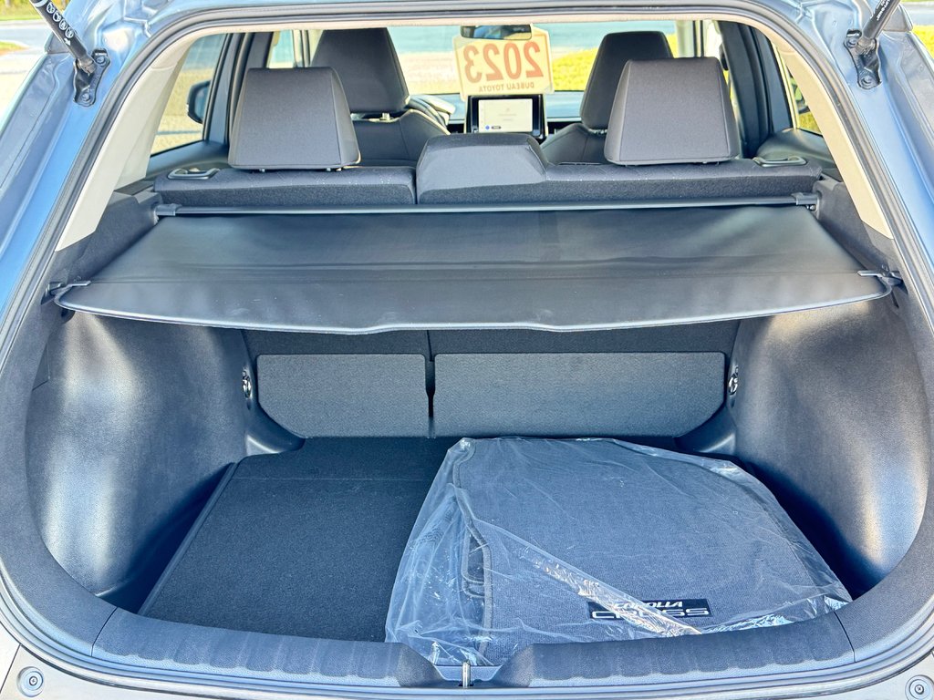 2023 Toyota COROLLA CROSS LE / OUI OUI 4850KM , 1 PROPRIO AGÉE SEULEMENT / in Thetford Mines, Quebec - 56 - w1024h768px