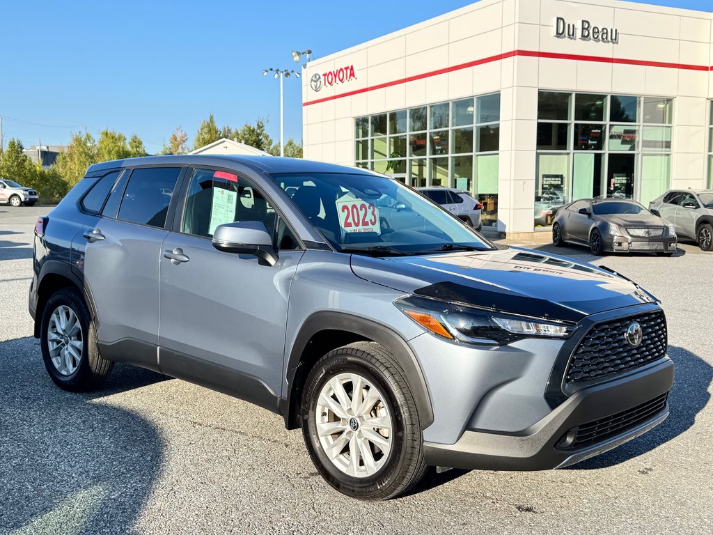 2023 Toyota COROLLA CROSS LE / OUI OUI 4850KM , 1 PROPRIO AGÉE SEULEMENT / in Thetford Mines, Quebec - 3 - w1024h768px