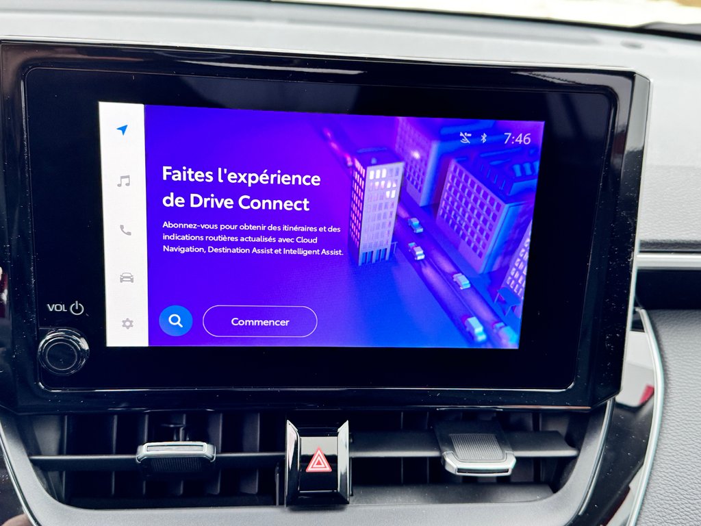 Toyota Corolla Cross XLE AWD / 22.500KM SEULEMENT / DISPONIBLE LALA ! / 2023 à Thetford Mines, Québec - 48 - w1024h768px