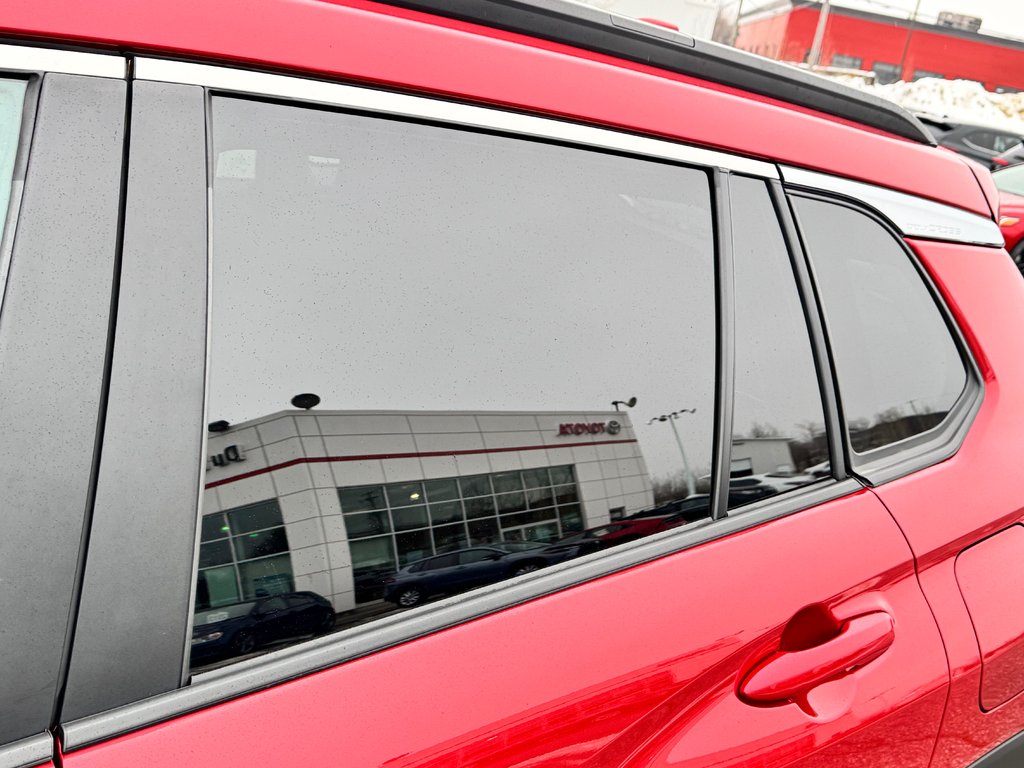 Toyota Corolla Cross XLE AWD / 22.500KM SEULEMENT / DISPONIBLE LALA ! / 2023 à Thetford Mines, Québec - 27 - w1024h768px