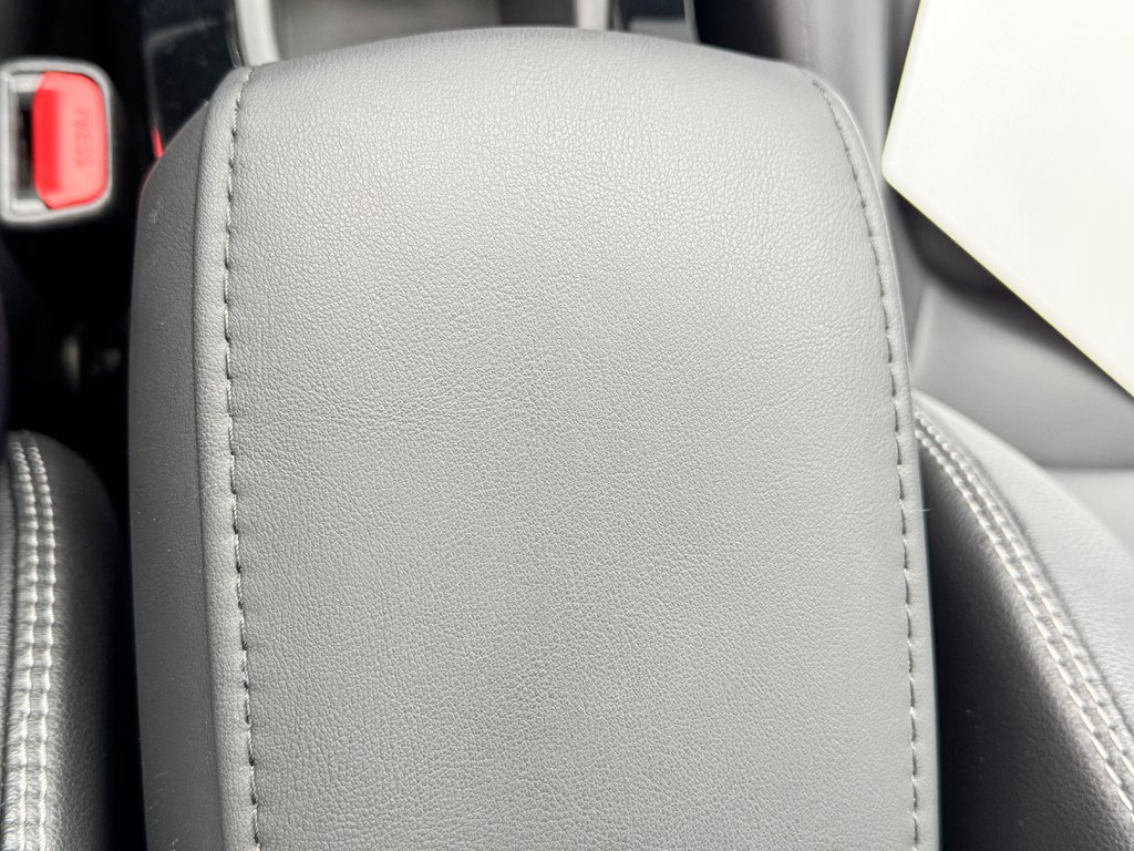 Toyota Corolla Cross XLE AWD / 22.500KM SEULEMENT / DISPONIBLE LALA ! / 2023 à Thetford Mines, Québec - 58 - w1024h768px