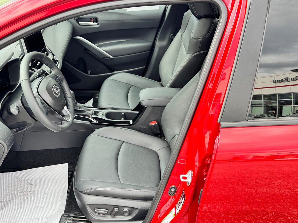 2023 Toyota Corolla Cross XLE AWD / 22.500KM SEULEMENT / DISPONIBLE LALA ! / in Thetford Mines, Quebec - 33 - w1024h768px