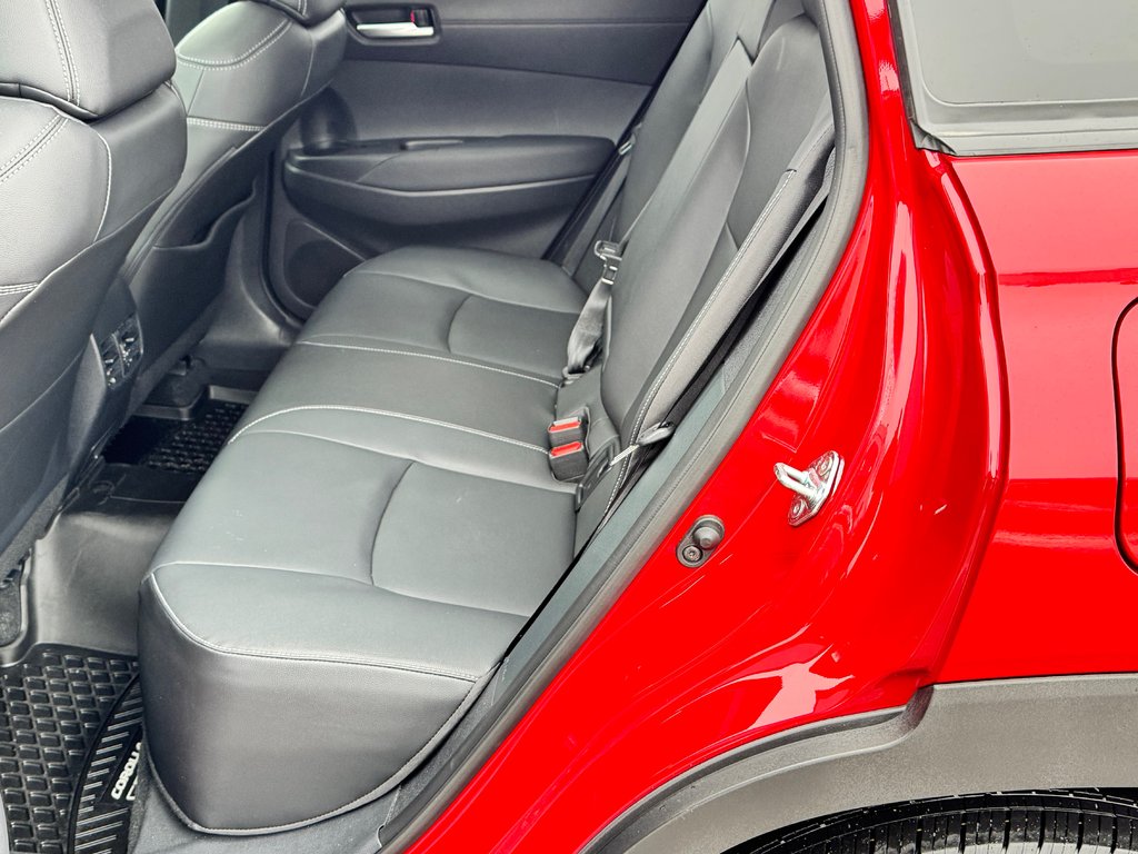 Toyota Corolla Cross XLE AWD / 22.500KM SEULEMENT / DISPONIBLE LALA ! / 2023 à Thetford Mines, Québec - 65 - w1024h768px