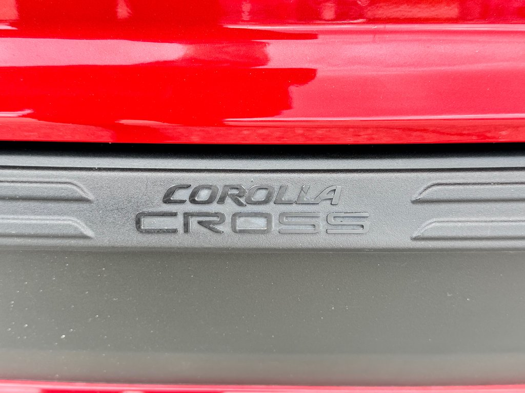 2023 Toyota Corolla Cross XLE AWD / 22.500KM SEULEMENT / DISPONIBLE LALA ! / in Thetford Mines, Quebec - 29 - w1024h768px