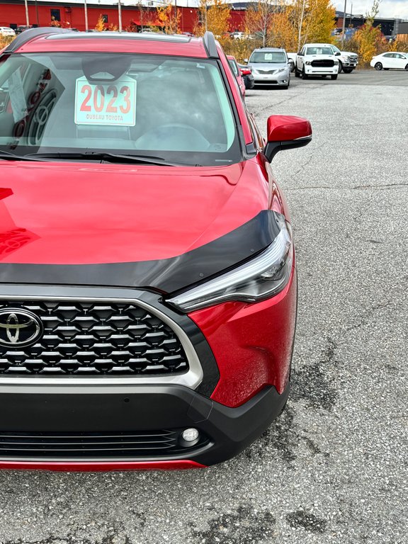 2023 Toyota Corolla Cross XLE AWD / 22.500KM SEULEMENT / DISPONIBLE LALA ! / in Thetford Mines, Quebec - 8 - w1024h768px