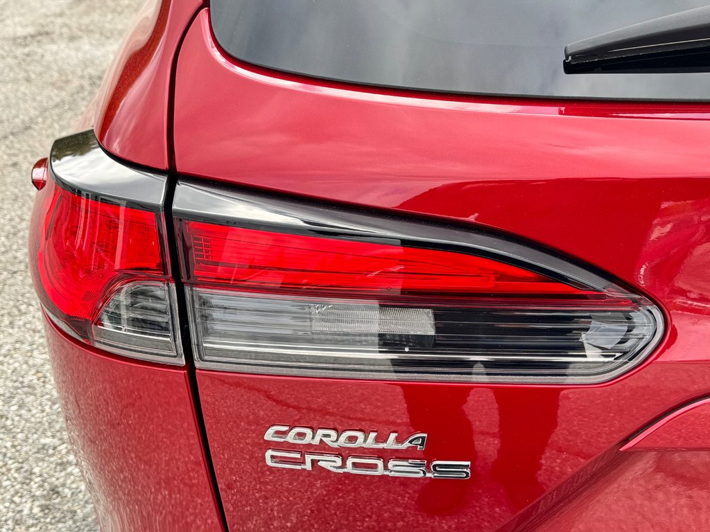 2023 Toyota Corolla Cross XLE AWD / 22.500KM SEULEMENT / DISPONIBLE LALA ! / in Thetford Mines, Quebec - 25 - w1024h768px