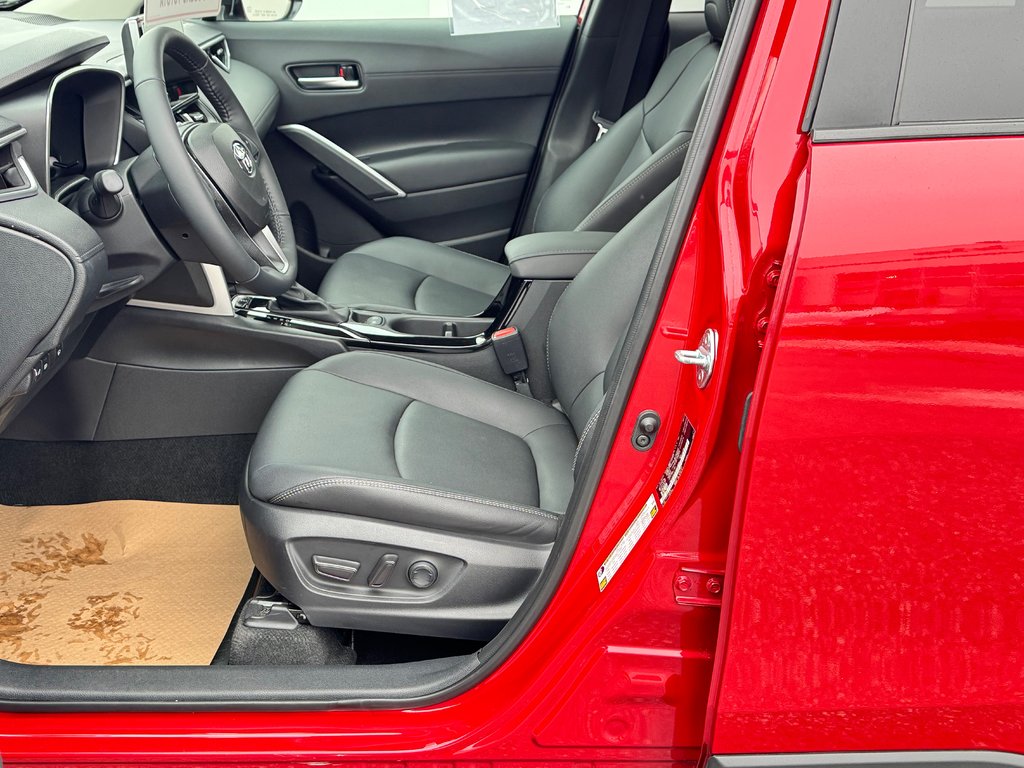 Toyota Corolla Cross XLE AWD / 22.500KM SEULEMENT / DISPONIBLE LALA ! / 2023 à Thetford Mines, Québec - 37 - w1024h768px