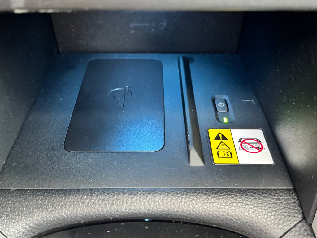 Toyota Corolla Cross XLE AWD / 22.500KM SEULEMENT / DISPONIBLE LALA ! / 2023 à Thetford Mines, Québec - 53 - w1024h768px