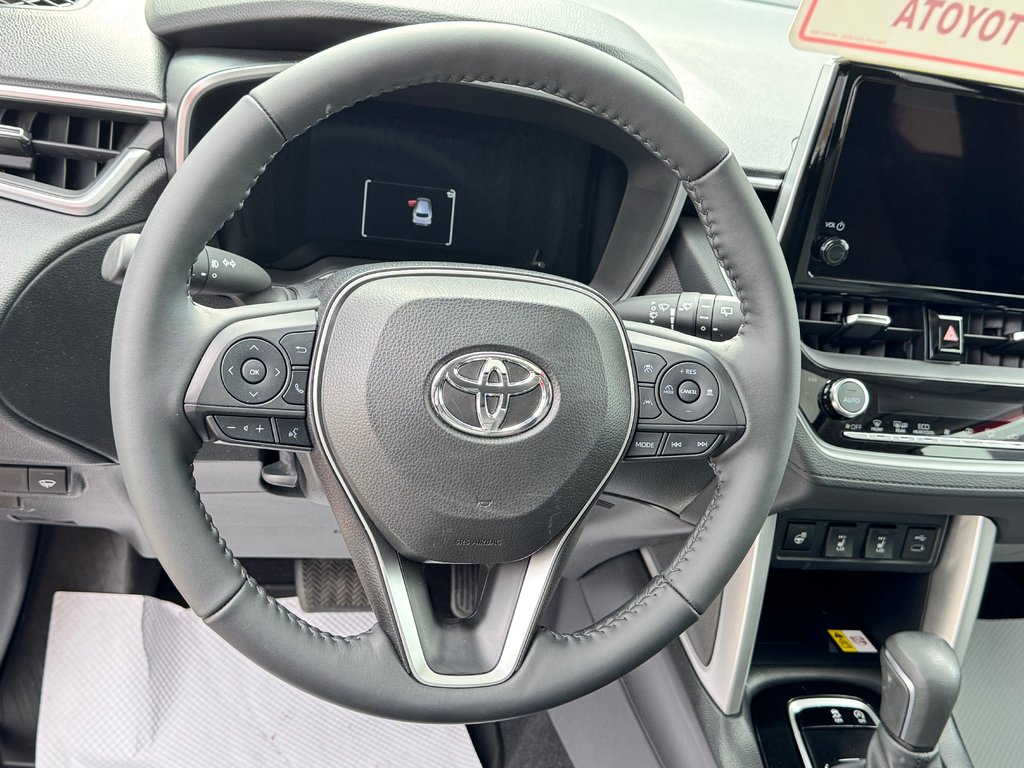 2023 Toyota Corolla Cross XLE AWD / 22.500KM SEULEMENT / DISPONIBLE LALA ! / in Thetford Mines, Quebec - 38 - w1024h768px