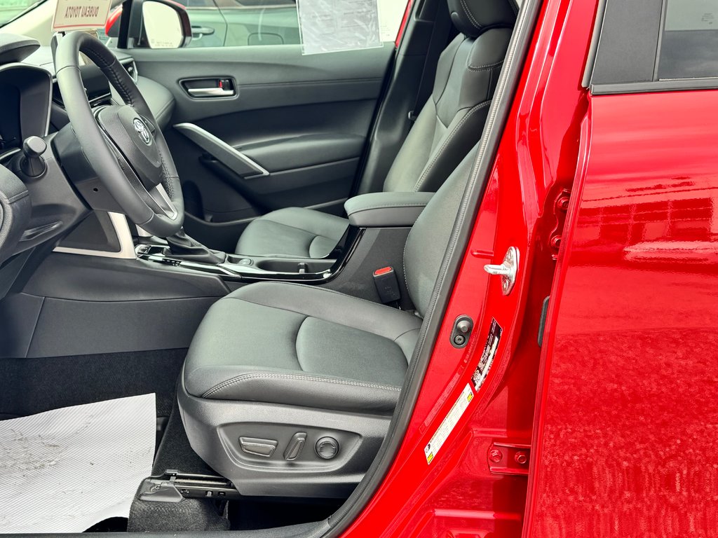 2023 Toyota Corolla Cross XLE AWD / 22.500KM SEULEMENT / DISPONIBLE LALA ! / in Thetford Mines, Quebec - 34 - w1024h768px