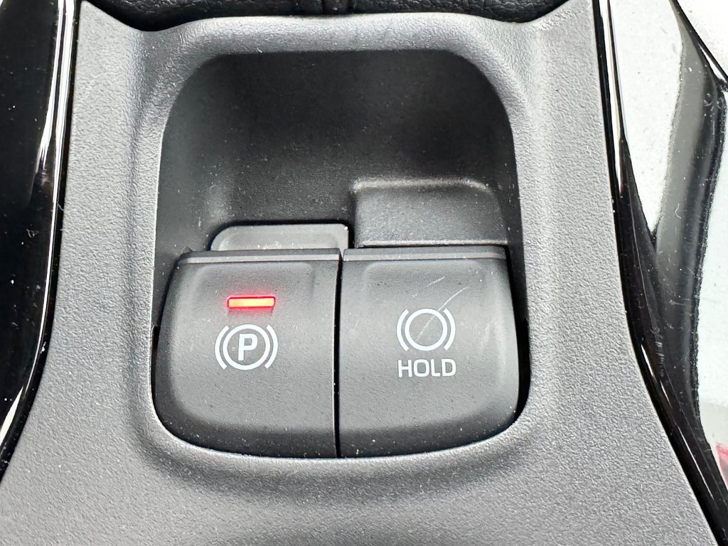 Toyota Corolla Cross XLE AWD / 22.500KM SEULEMENT / DISPONIBLE LALA ! / 2023 à Thetford Mines, Québec - 75 - w1024h768px