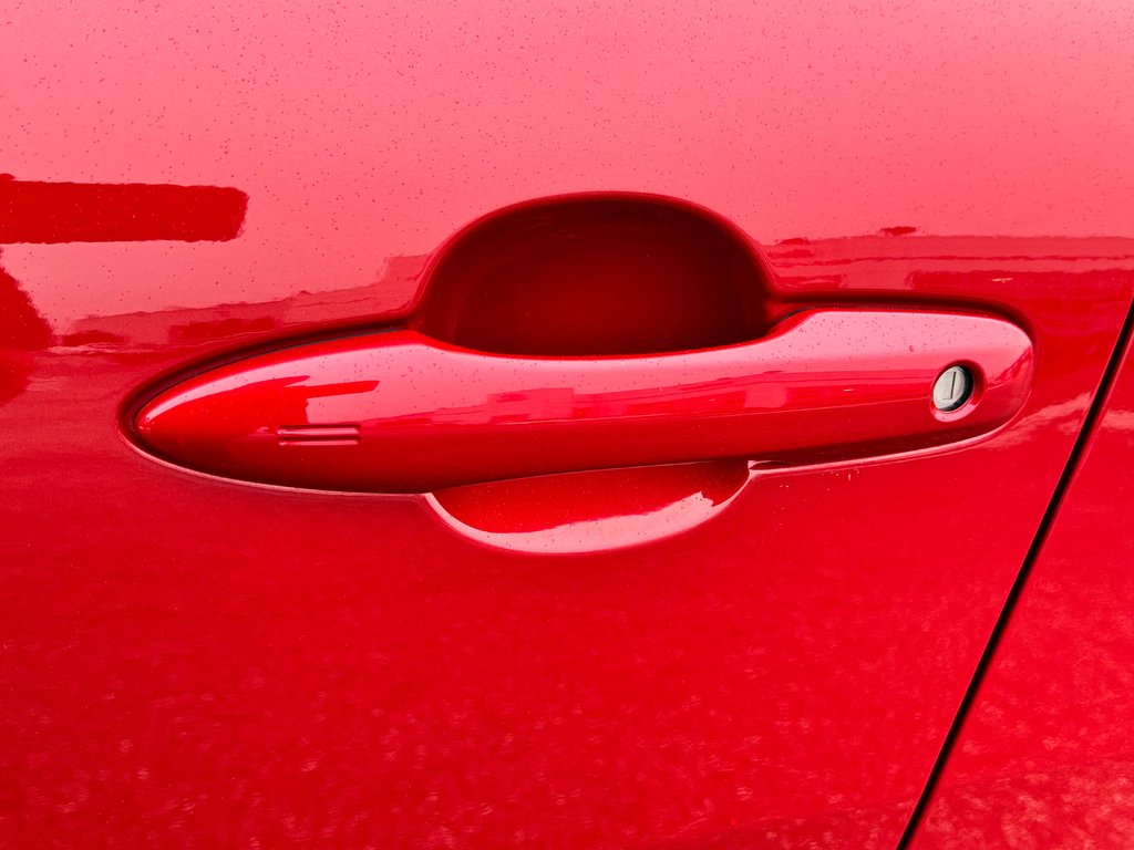 Toyota Corolla Cross XLE AWD / 22.500KM SEULEMENT / DISPONIBLE LALA ! / 2023 à Thetford Mines, Québec - 26 - w1024h768px