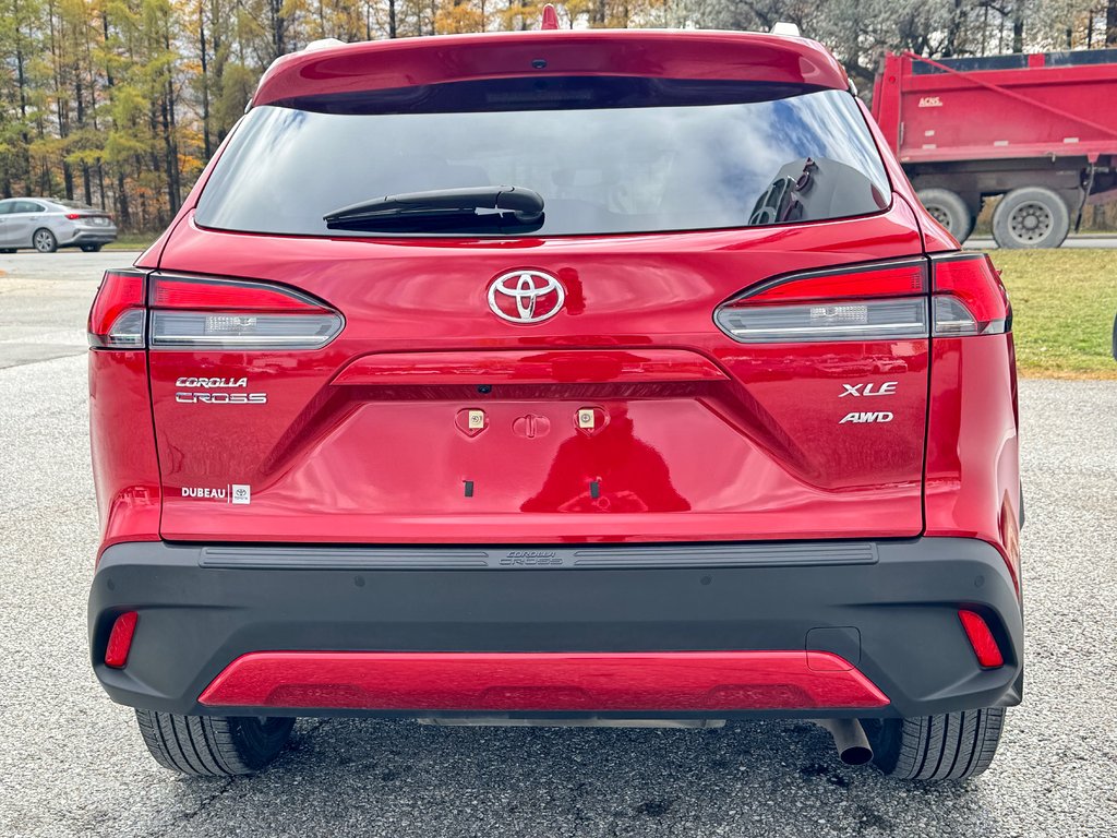 2023 Toyota Corolla Cross XLE AWD / 22.500KM SEULEMENT / DISPONIBLE LALA ! / in Thetford Mines, Quebec - 30 - w1024h768px