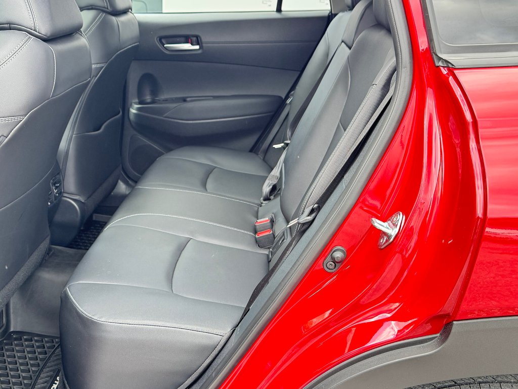 2023 Toyota Corolla Cross XLE AWD / 22.500KM SEULEMENT / DISPONIBLE LALA ! / in Thetford Mines, Quebec - 62 - w1024h768px