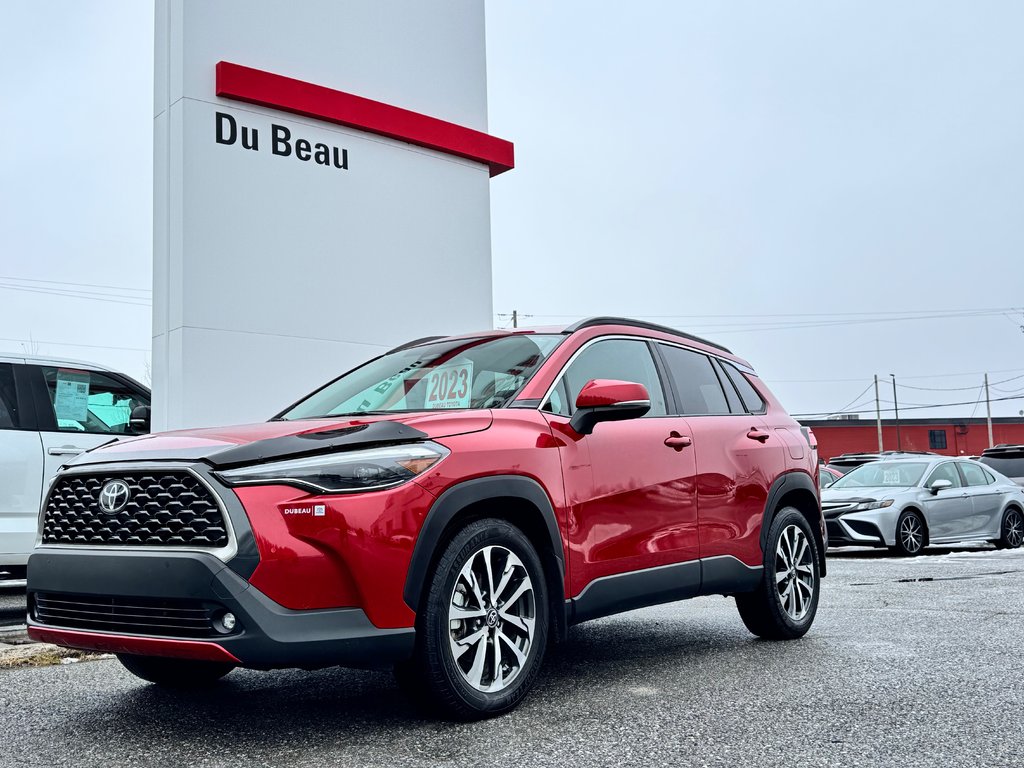 Toyota Corolla Cross XLE AWD / 22.500KM SEULEMENT / DISPONIBLE LALA ! / 2023 à Thetford Mines, Québec - 2 - w1024h768px