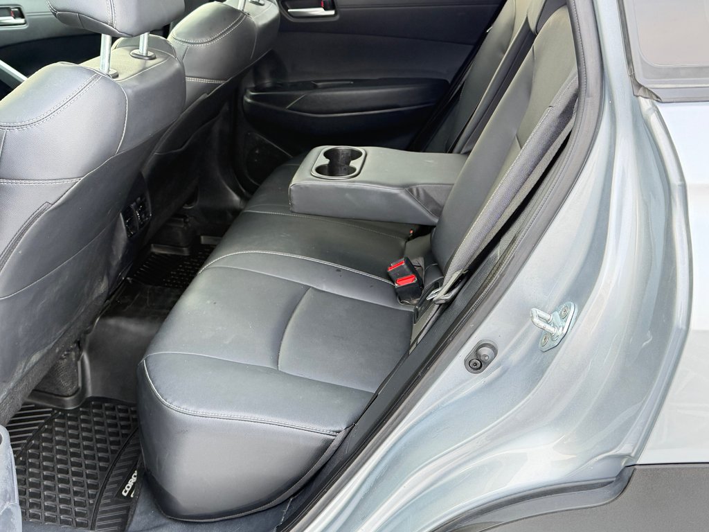 2024 Toyota Corolla Cross XLE AWD / MODÈLE TRÈS BIEN ÉQUIPÉ WOW ! / in Thetford Mines, Quebec - 65 - w1024h768px