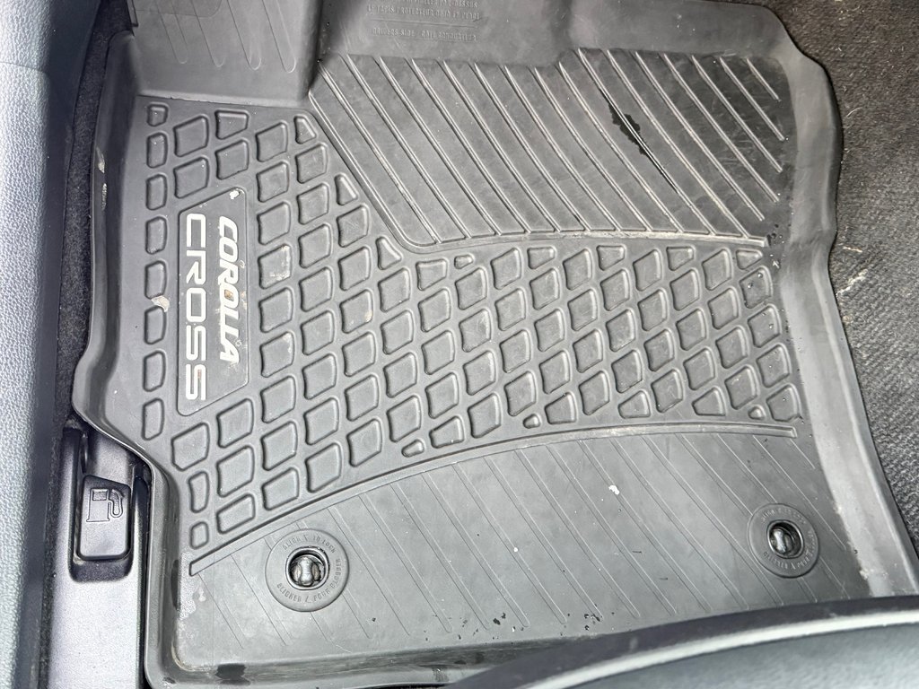 2024 Toyota Corolla Cross XLE AWD / MODÈLE TRÈS BIEN ÉQUIPÉ WOW ! / in Thetford Mines, Quebec - 41 - w1024h768px