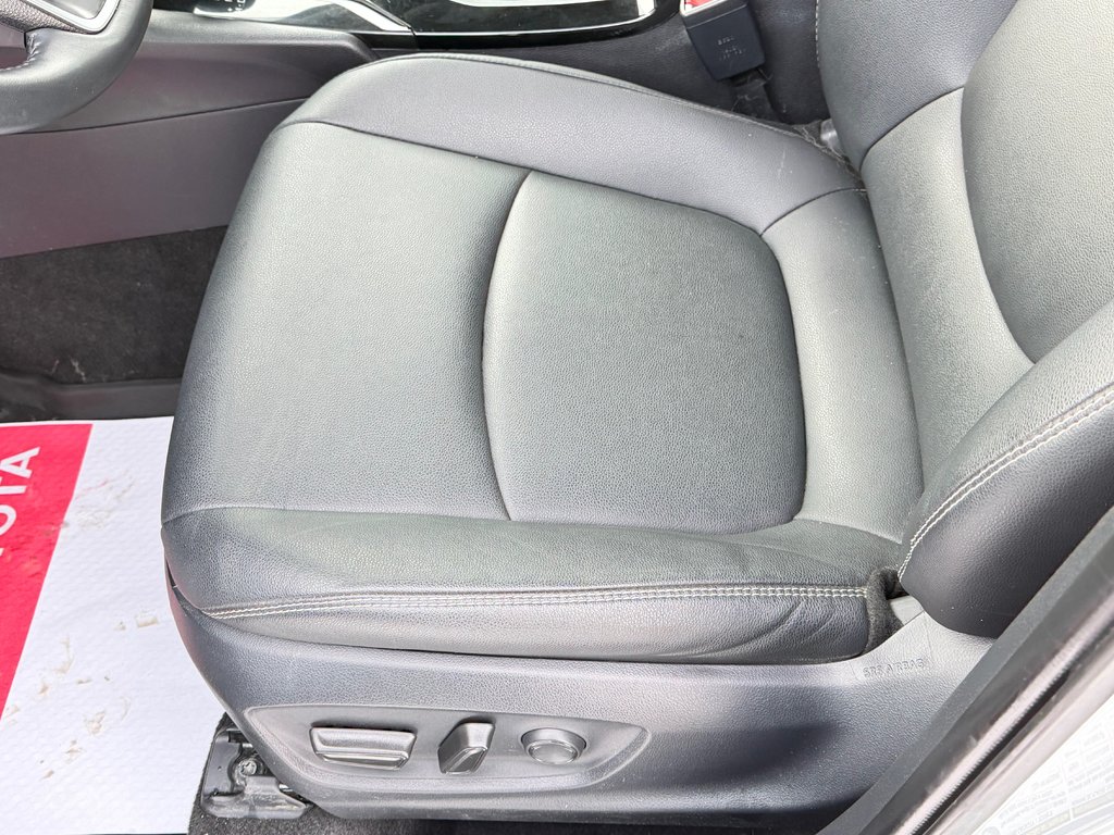 2024 Toyota Corolla Cross XLE AWD / MODÈLE TRÈS BIEN ÉQUIPÉ WOW ! / in Thetford Mines, Quebec - 38 - w1024h768px