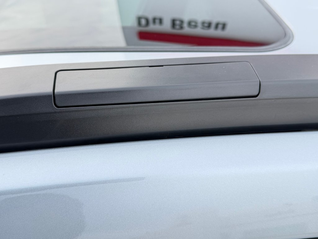 2024 Toyota Corolla Cross XLE AWD / MODÈLE TRÈS BIEN ÉQUIPÉ WOW ! / in Thetford Mines, Quebec - 22 - w1024h768px