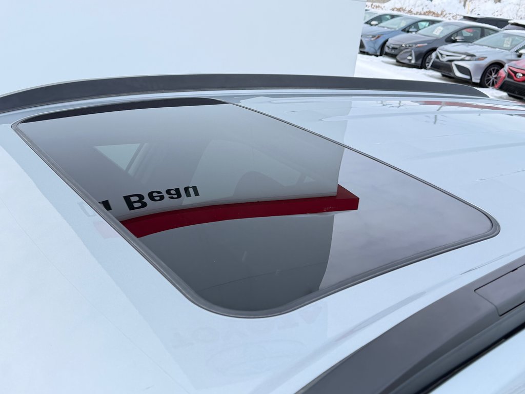 2024 Toyota Corolla Cross XLE AWD / MODÈLE TRÈS BIEN ÉQUIPÉ WOW ! / in Thetford Mines, Quebec - 20 - w1024h768px