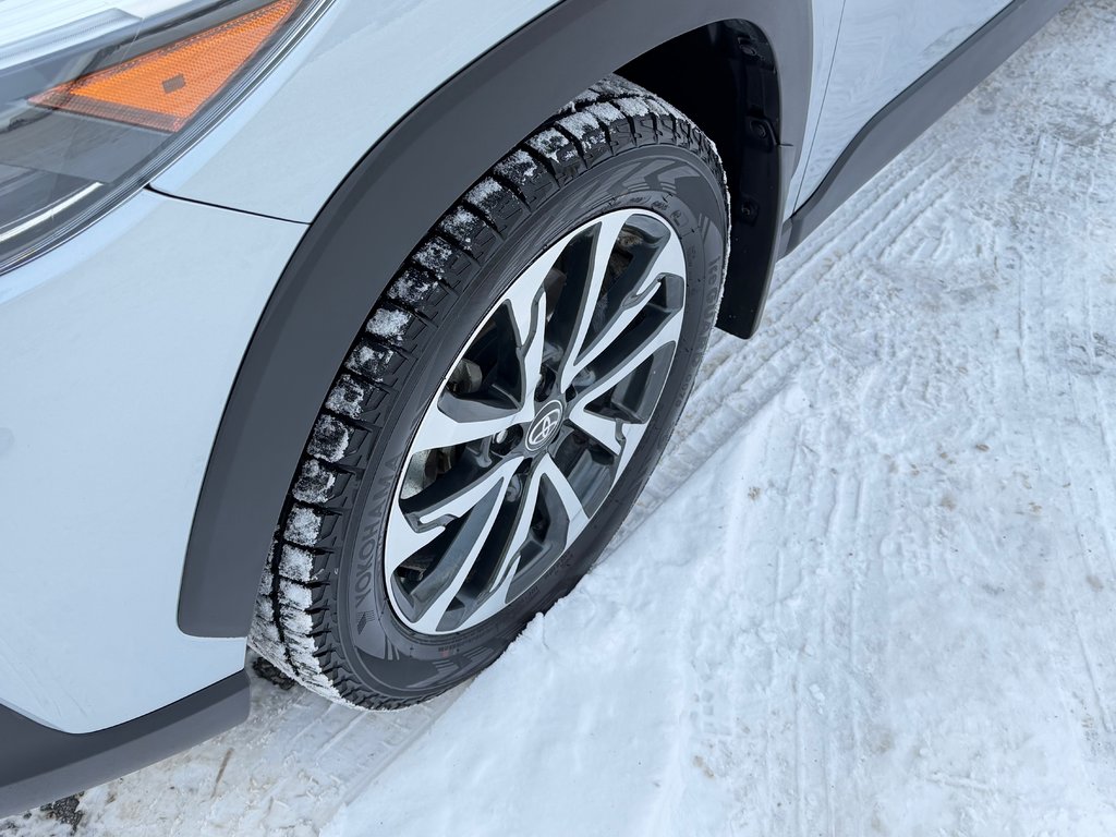 2024 Toyota Corolla Cross XLE AWD / MODÈLE TRÈS BIEN ÉQUIPÉ WOW ! / in Thetford Mines, Quebec - 15 - w1024h768px