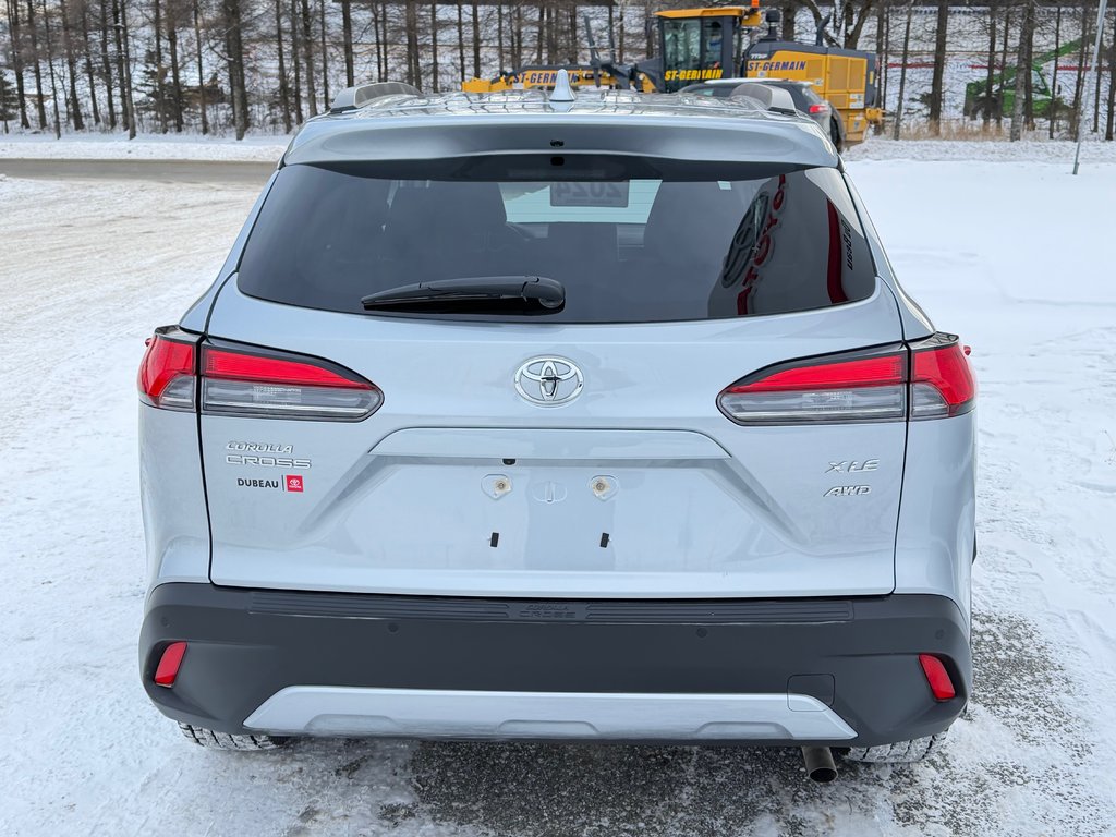2024 Toyota Corolla Cross XLE AWD / MODÈLE TRÈS BIEN ÉQUIPÉ WOW ! / in Thetford Mines, Quebec - 5 - w1024h768px