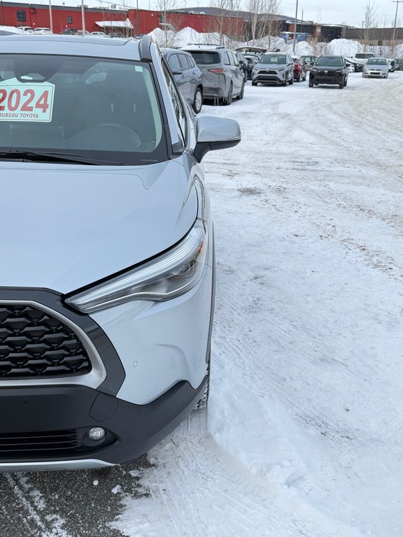 2024 Toyota Corolla Cross XLE AWD / MODÈLE TRÈS BIEN ÉQUIPÉ WOW ! / in Thetford Mines, Quebec - 9 - w1024h768px