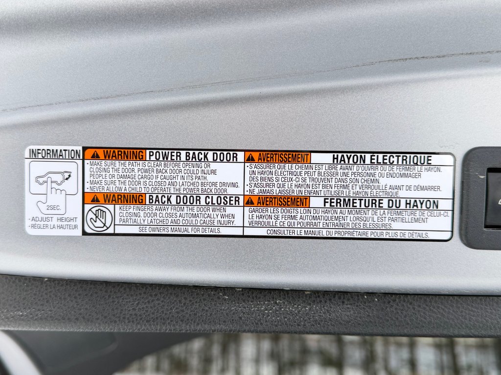 2024 Toyota Corolla Cross XLE AWD / MODÈLE TRÈS BIEN ÉQUIPÉ WOW ! / in Thetford Mines, Quebec - 70 - w1024h768px