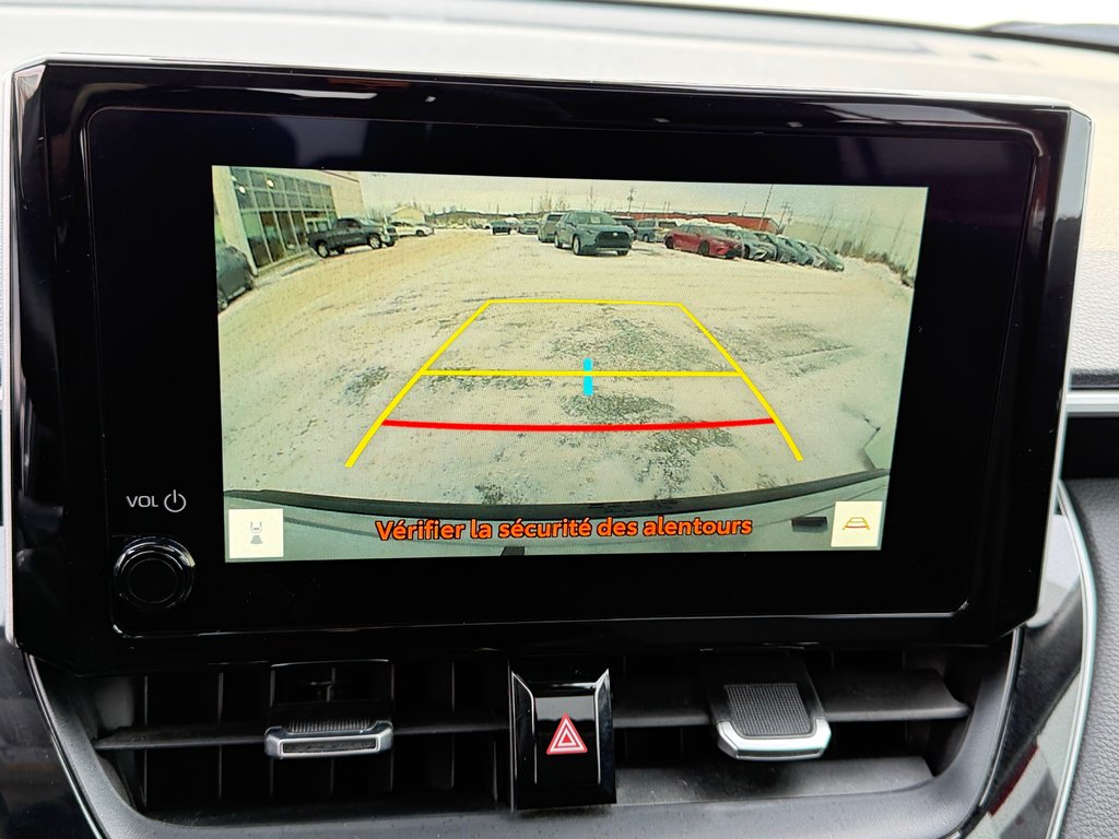 2024 Toyota Corolla Cross XLE AWD / MODÈLE TRÈS BIEN ÉQUIPÉ WOW ! / in Thetford Mines, Quebec - 48 - w1024h768px