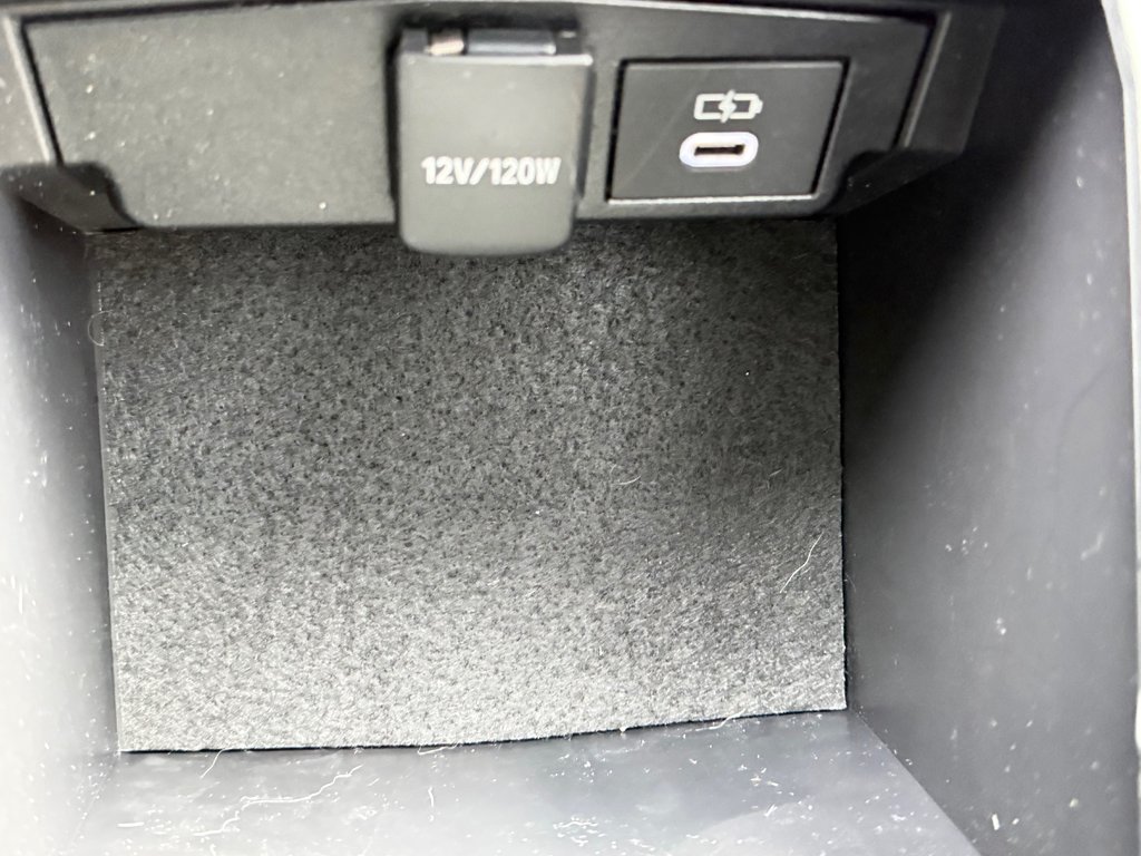 2024 Toyota Corolla Cross XLE AWD / MODÈLE TRÈS BIEN ÉQUIPÉ WOW ! / in Thetford Mines, Quebec - 58 - w1024h768px