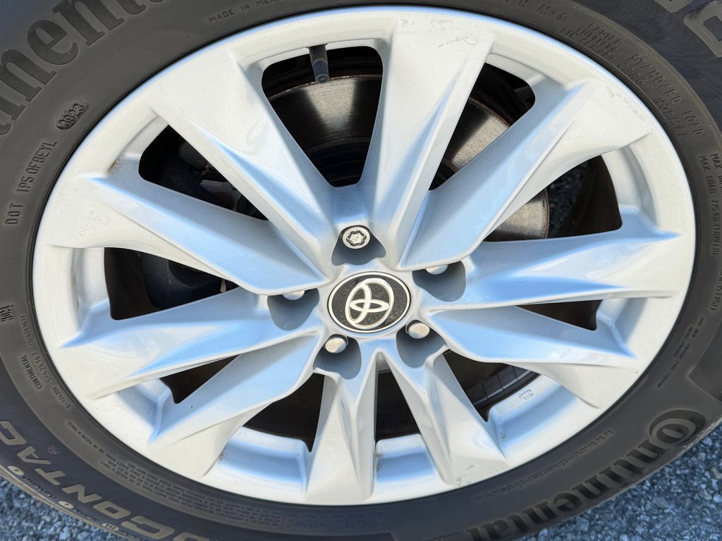 2024 Toyota Corolla Cross LE AWD / PEA 21-12-28 OU 100KM / A QUI LA CHANCE ? in Thetford Mines, Quebec - 14 - w1024h768px