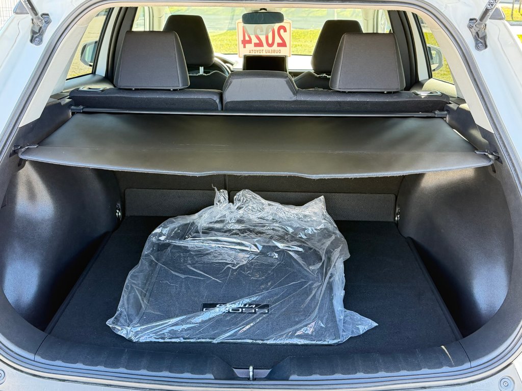 2024 Toyota Corolla Cross LE AWD / PEA 21-12-28 OU 100KM / A QUI LA CHANCE ? in Thetford Mines, Quebec - 52 - w1024h768px