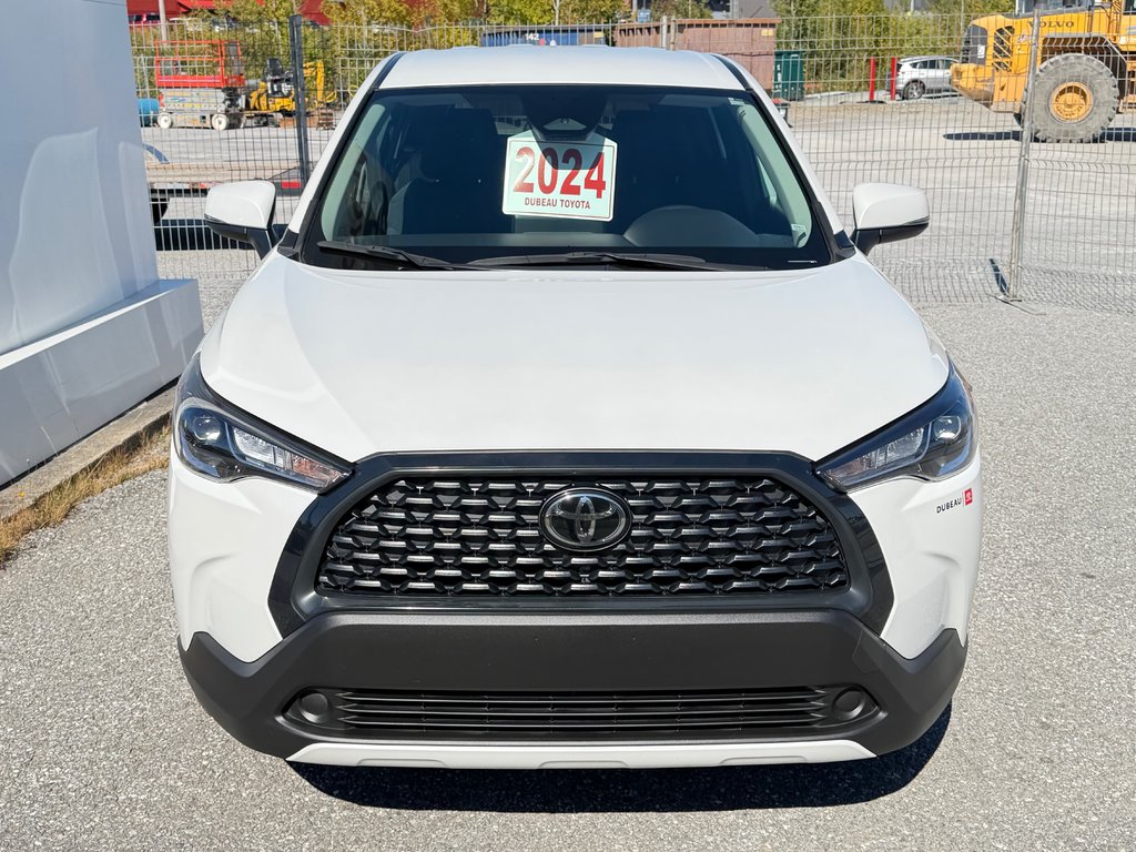 2024 Toyota Corolla Cross LE AWD / PEA 21-12-28 OU 100KM / A QUI LA CHANCE ? in Thetford Mines, Quebec - 2 - w1024h768px