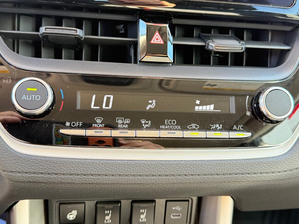 2024 Toyota Corolla Cross LE AWD / PEA 21-12-28 OU 100KM / A QUI LA CHANCE ? in Thetford Mines, Quebec - 40 - w1024h768px