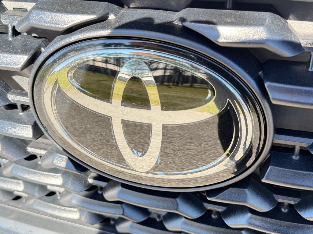 2024 Toyota Corolla Cross LE AWD / PEA 21-12-28 OU 100KM / A QUI LA CHANCE ? in Thetford Mines, Quebec - 11 - w1024h768px