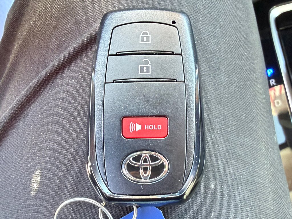 2024 Toyota Corolla Cross LE AWD / PEA 21-12-28 OU 100KM / A QUI LA CHANCE ? in Thetford Mines, Quebec - 49 - w1024h768px